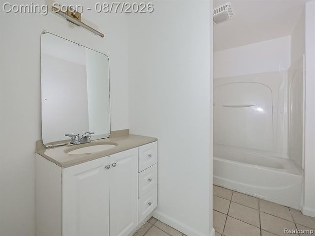 572 Tennessee Street, Detroit, MI 48215