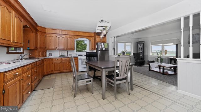285 SCHOOL LANE RD, Gap, PA 17527