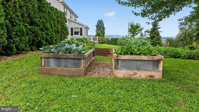 285 SCHOOL LANE RD, Gap, PA 17527