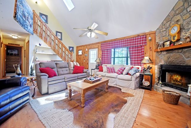 209 Moon Shadow Trail, Blairsville, GA 30512