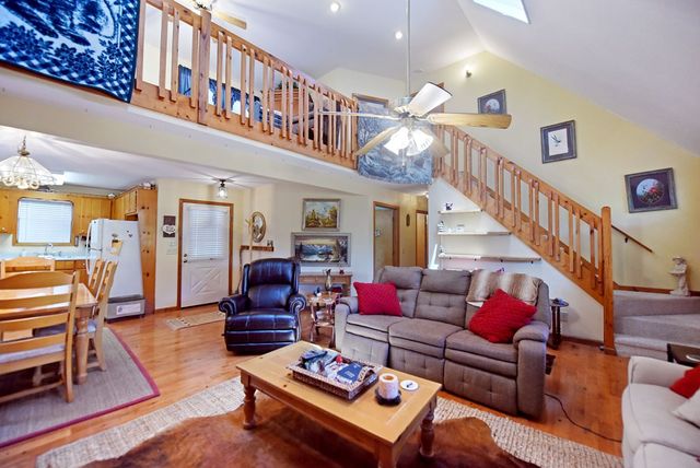 209 Moon Shadow Trail, Blairsville, GA 30512
