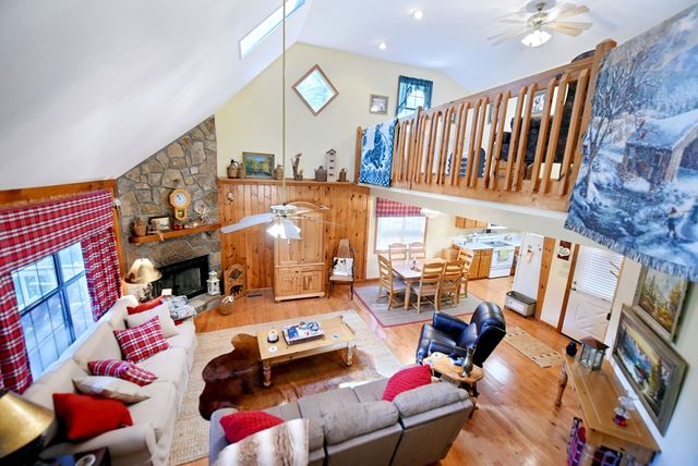 209 Moon Shadow Trail, Blairsville, GA 30512
