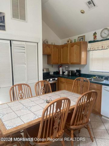 17 Danby Place, Point Pleasant Beach, NJ 08742