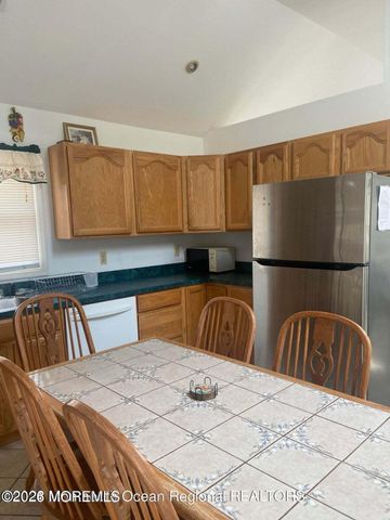 17 Danby Place, Point Pleasant Beach, NJ 08742