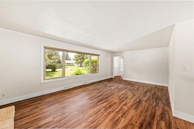 N68W15240 Prudence DRIVE, Menomonee Falls, WI 53051
