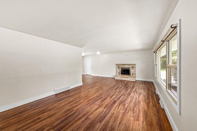 N68W15240 Prudence DRIVE, Menomonee Falls, WI 53051