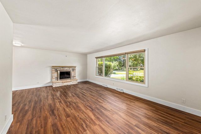 N68W15240 Prudence DRIVE, Menomonee Falls, WI 53051