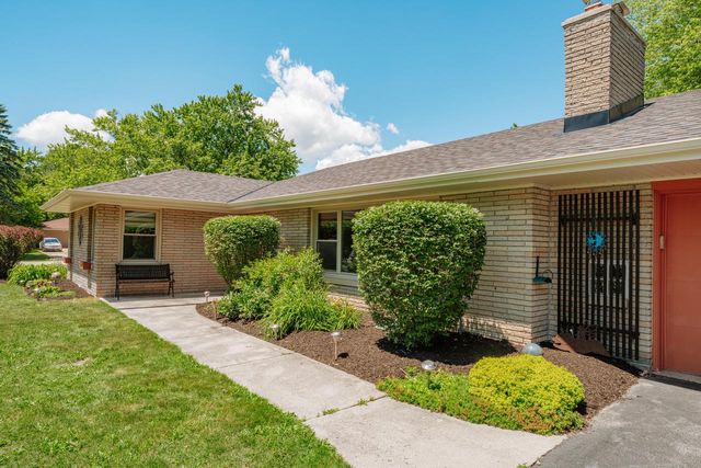 N68W15240 Prudence DRIVE, Menomonee Falls, WI 53051