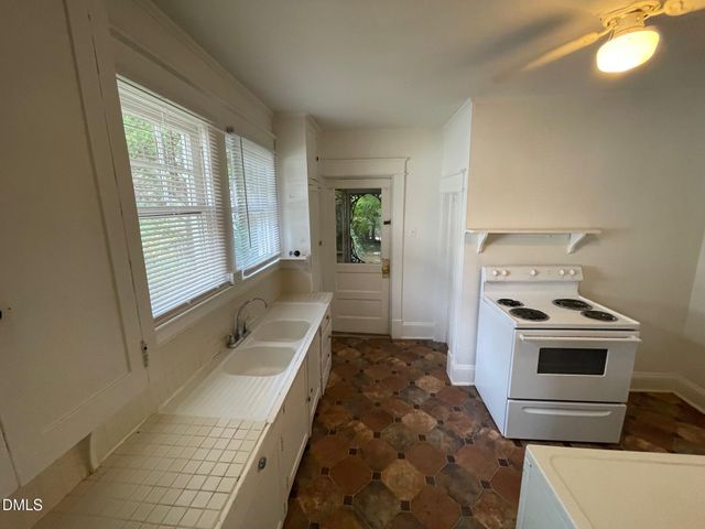 404 Chamberlain Street A, Raleigh, NC 27607