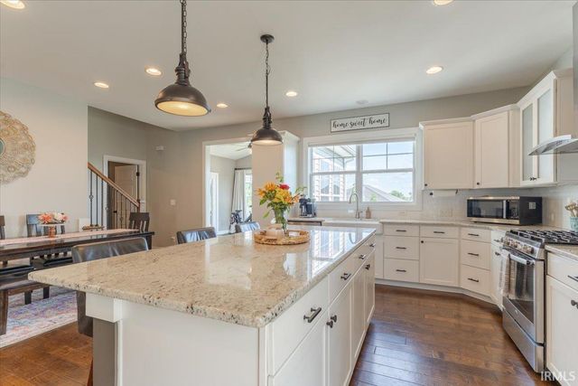 5959 Brookstone Drive, Newburgh, IN 47630