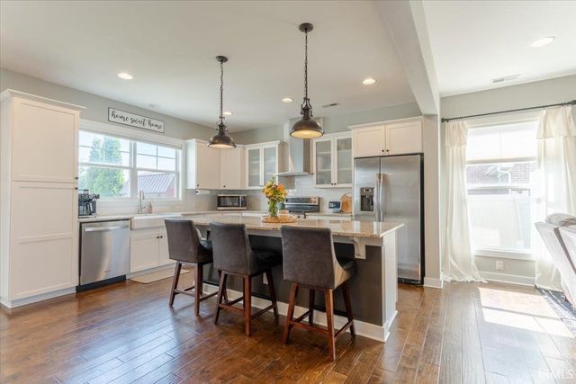 5959 Brookstone Drive, Newburgh, IN 47630
