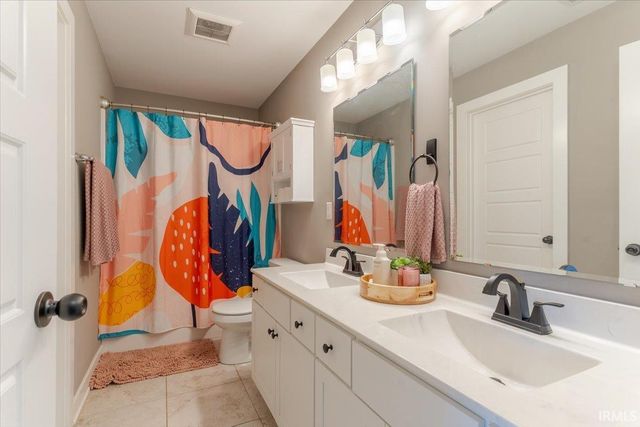 5959 Brookstone Drive, Newburgh, IN 47630