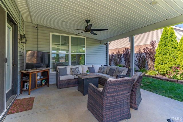 5959 Brookstone Drive, Newburgh, IN 47630