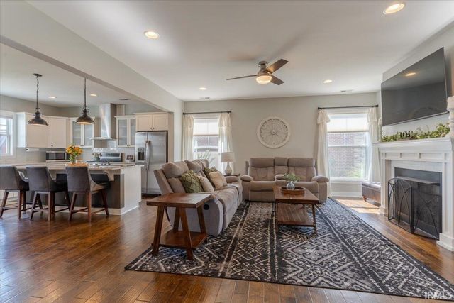 5959 Brookstone Drive, Newburgh, IN 47630