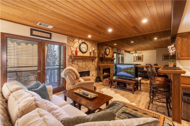39802 Lakeview Drive 17, Big Bear Lake, CA 92315