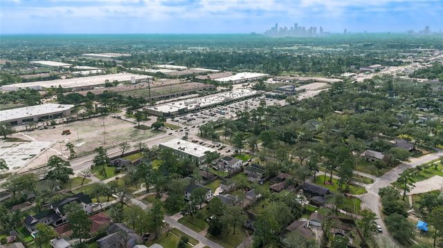 725 W 41st Street, Houston, TX 77018