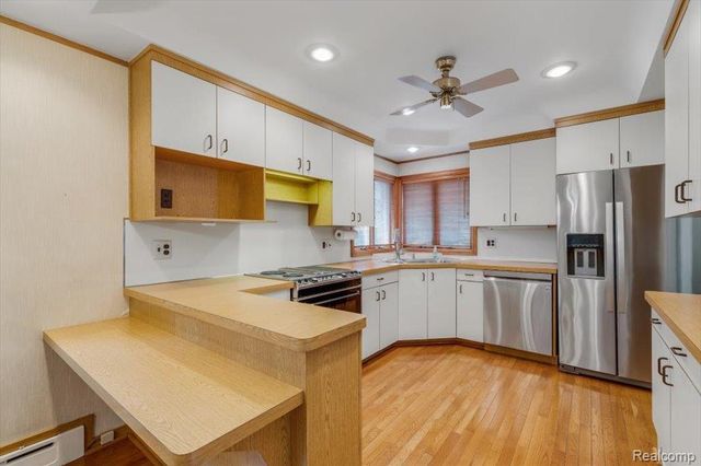 31069 Munger Drive, Livonia, MI 48154