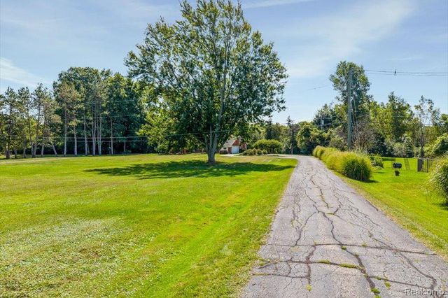 31069 Munger Drive, Livonia, MI 48154