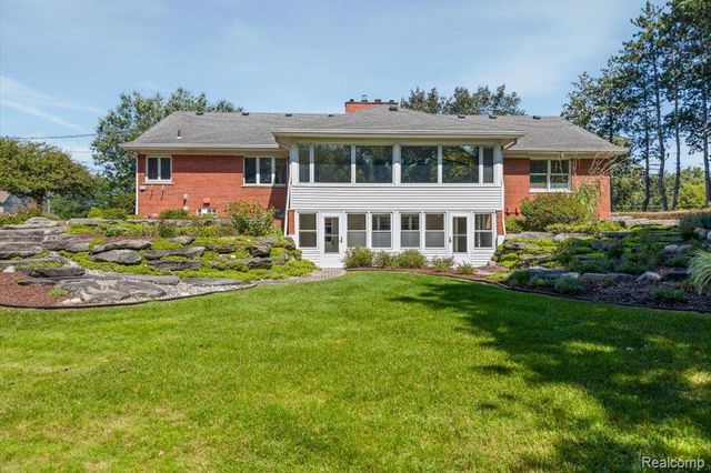 31069 Munger Drive, Livonia, MI 48154