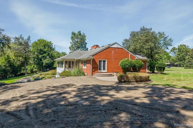 31069 Munger Drive, Livonia, MI 48154