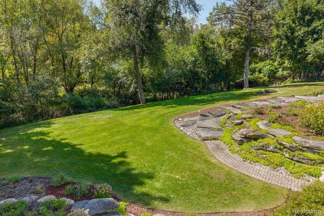 31069 Munger Drive, Livonia, MI 48154