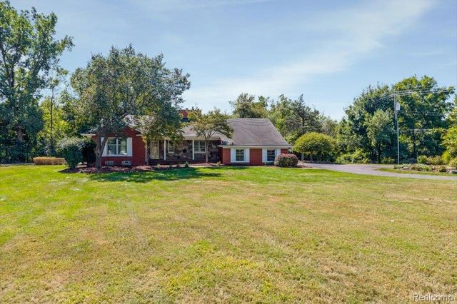 31069 Munger Drive, Livonia, MI 48154