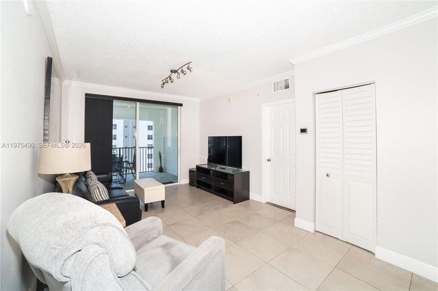 17100 N Bay Road 1802, Sunny Isles Beach, FL 33160