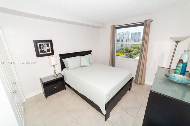 17100 N Bay Road 1802, Sunny Isles Beach, FL 33160