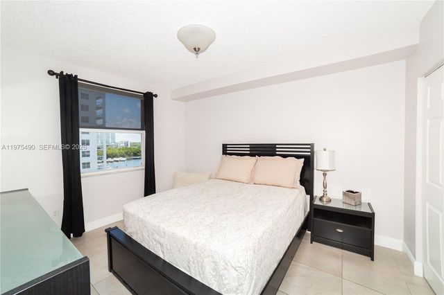 17100 N Bay Road 1802, Sunny Isles Beach, FL 33160