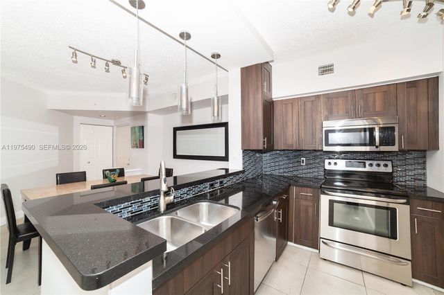 17100 N Bay Road 1802, Sunny Isles Beach, FL 33160