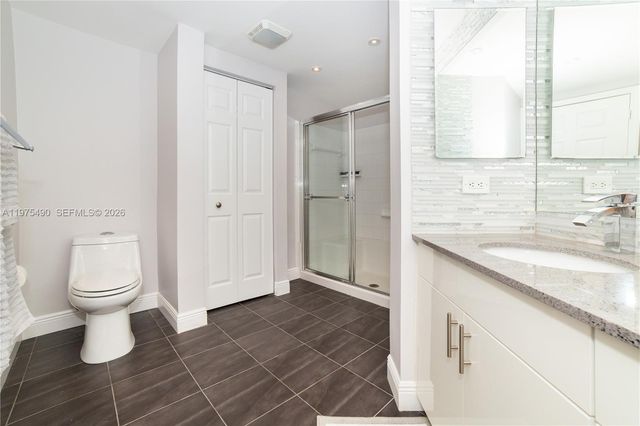 17100 N Bay Road 1802, Sunny Isles Beach, FL 33160