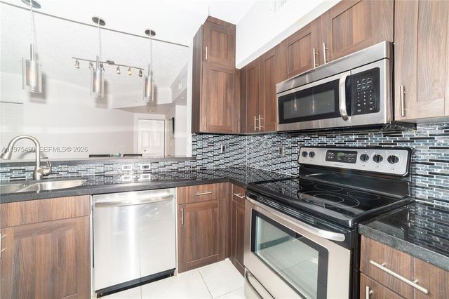 17100 N Bay Road 1802, Sunny Isles Beach, FL 33160