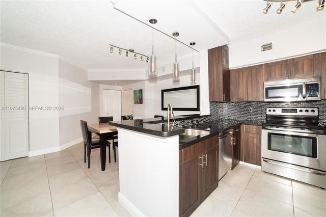 17100 N Bay Road 1802, Sunny Isles Beach, FL 33160
