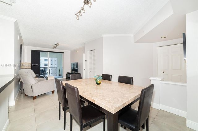 17100 N Bay Road 1802, Sunny Isles Beach, FL 33160