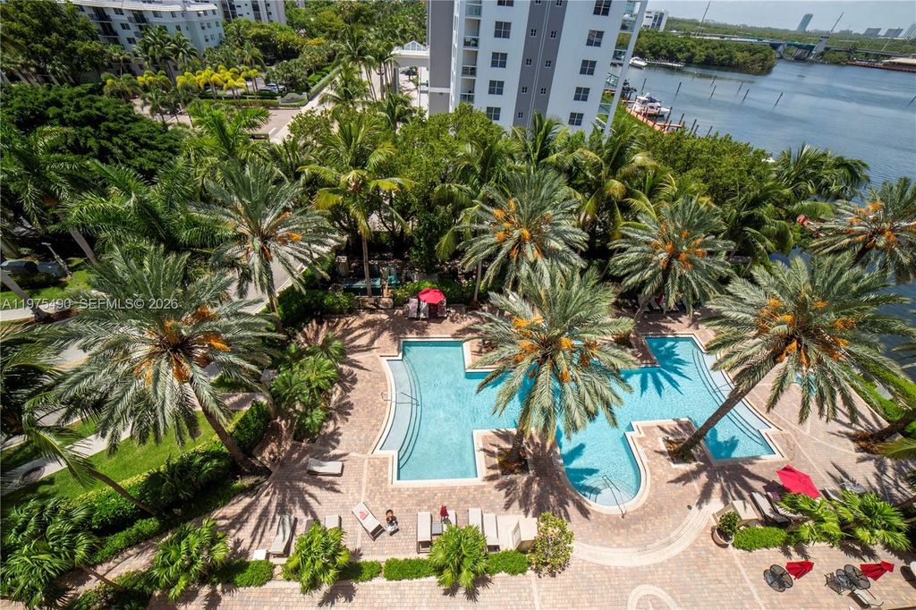 17100 N Bay Road 1802, Sunny Isles Beach, FL 33160