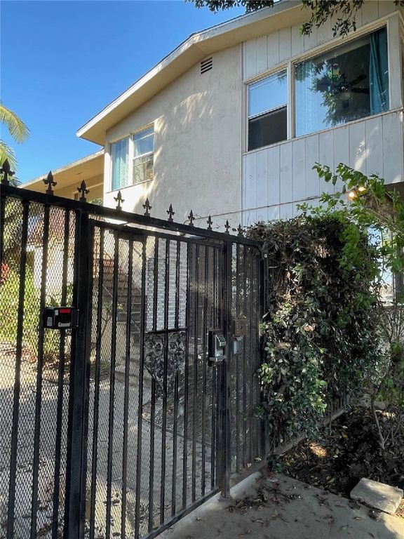 1035 E Appleton Street 2, Long Beach, CA 90802 — photo 2