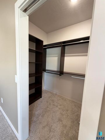 7004 E Copper Stone Cir Circle, Sioux Falls, SD 57110