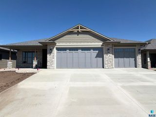 7004 E Copper Stone Cir Circle, Sioux Falls, SD 57110