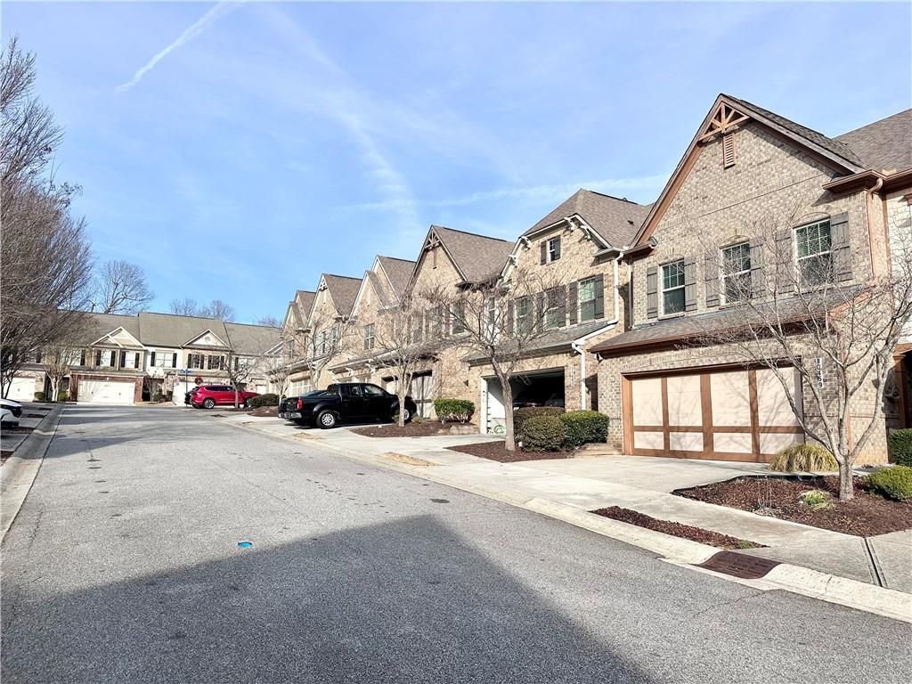 Image 37 of property listing at 13459 Gardiner Lane, Alpharetta, GA 30004