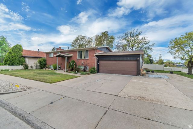 7470 S RAMANEE DR DR, Midvale, UT 84047