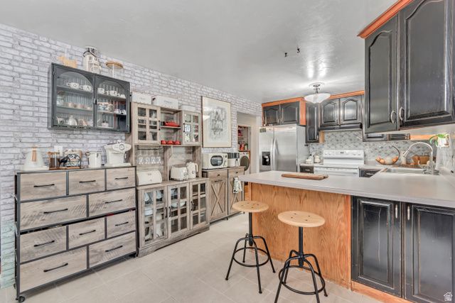 7470 S RAMANEE DR DR, Midvale, UT 84047