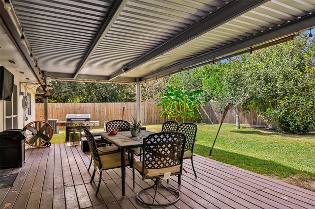 7827 Huron Court, Baytown, TX 77521