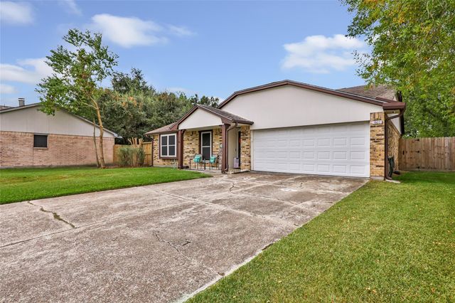 7827 Huron Court, Baytown, TX 77521