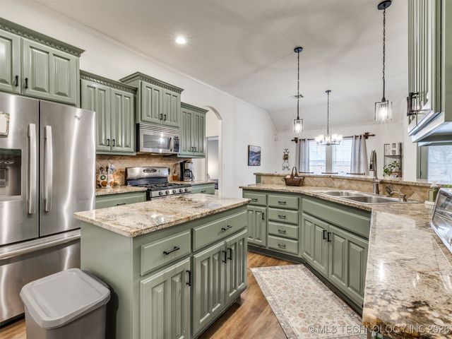 4671 E 144th Place, Bixby, OK 74008