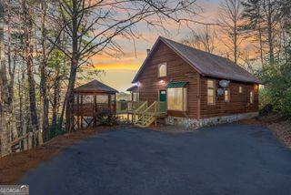 517 Ridge Road, Blue Ridge, GA 30513