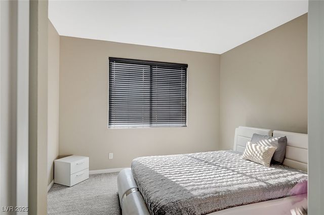 6579 Secret Grove Avenue, Las Vegas, NV 89130