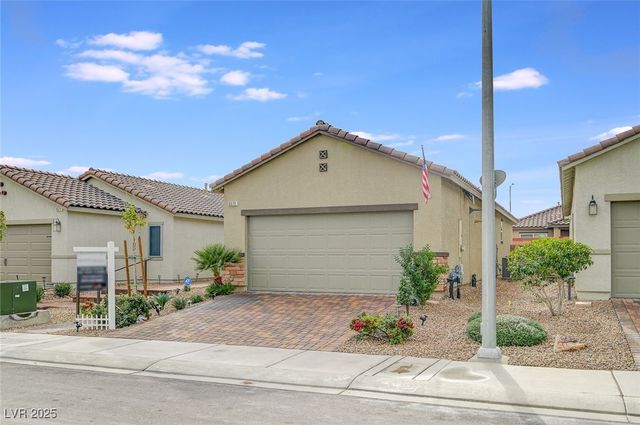 6579 Secret Grove Avenue, Las Vegas, NV 89130