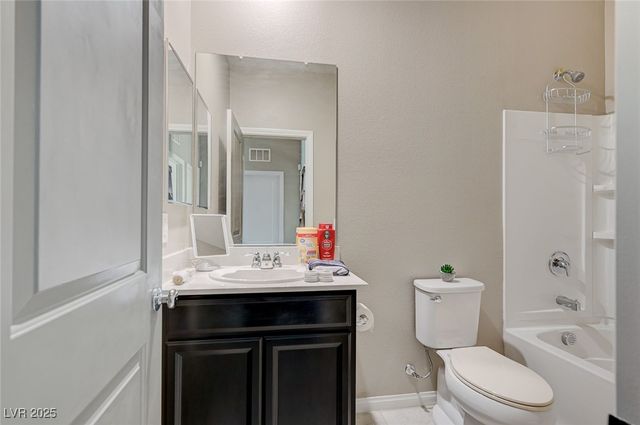 6579 Secret Grove Avenue, Las Vegas, NV 89130