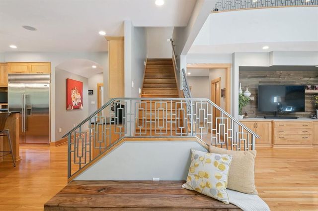 300 Hardy DRIVE, Upper St Clair, PA 15241
