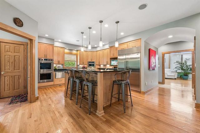 300 Hardy DRIVE, Upper St Clair, PA 15241